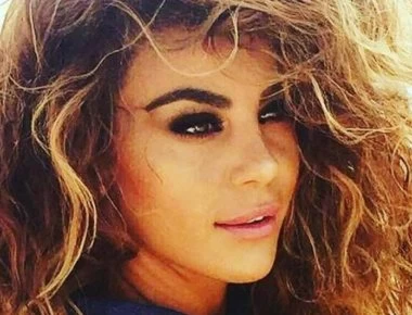 Ειρήνη Παπαδοπούλου: Εντυπωσίασε με το βαθύ της ντεκολτέ σε βραδινή της έξοδο (φωτο)